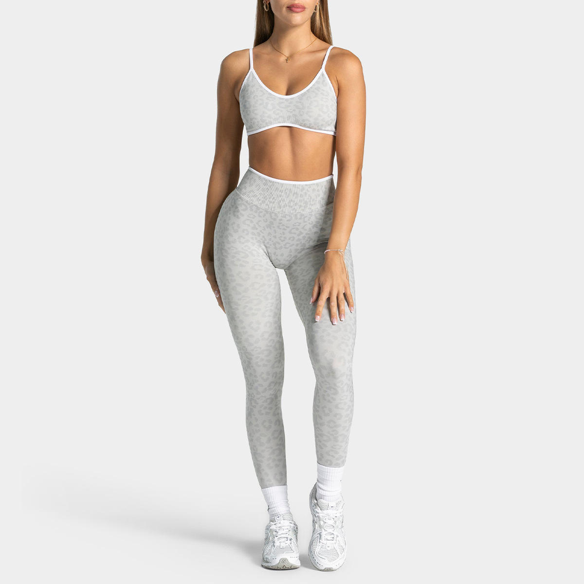 Figure-flattering Butt-lifting Workout Set with High-rise Yoga Bra