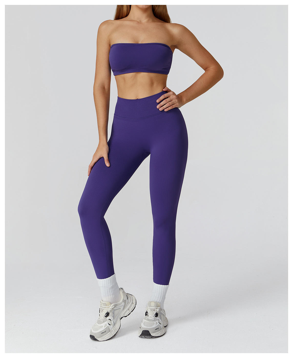 High-Waisted Seamless Yoga Set with Hollow-Out Back and Adjusted Straps